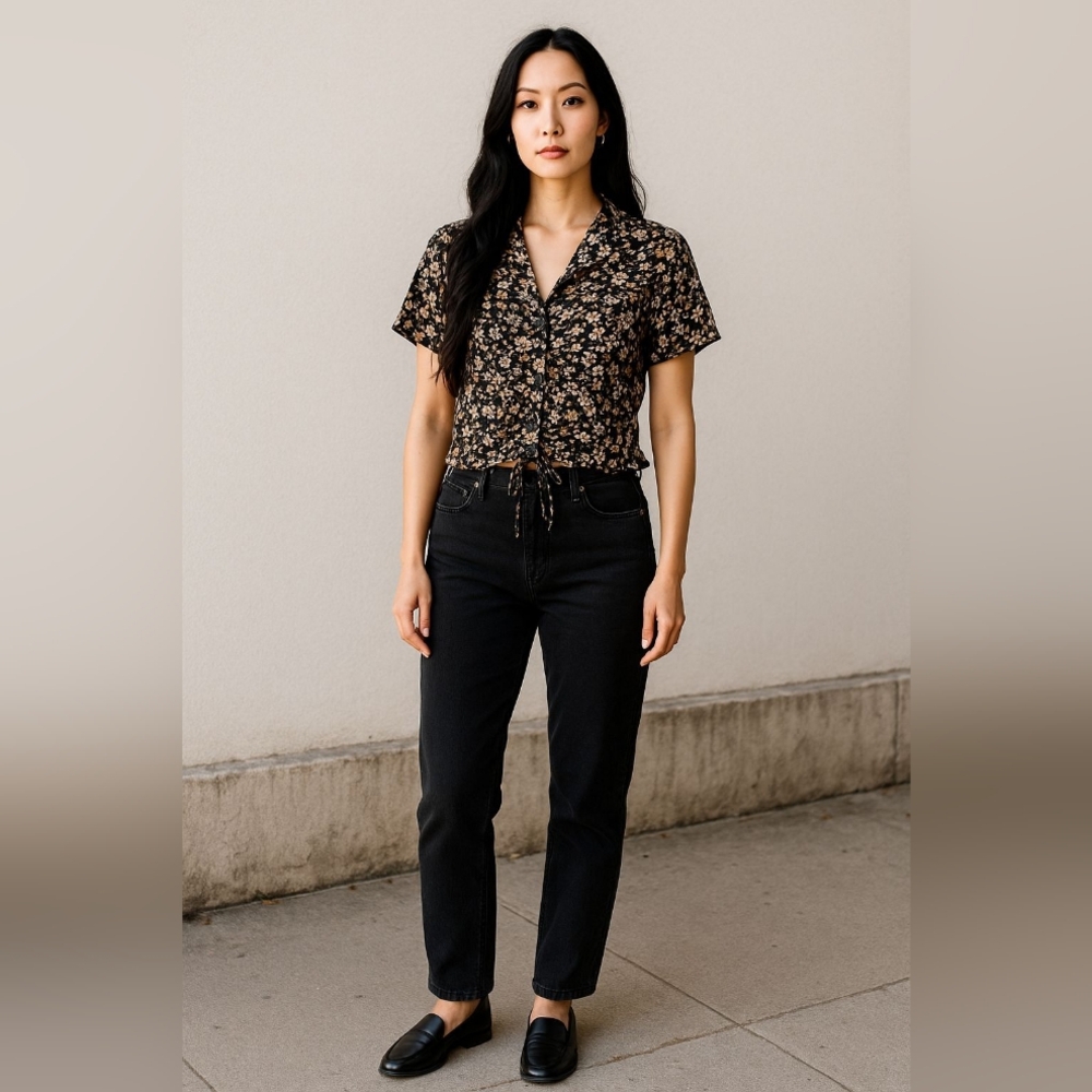 New 3rd & Malt Black Floral Crop Top Button Up Medium Cinched Front